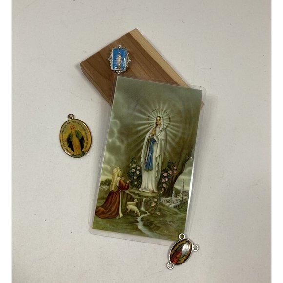 Vintage Religious Medallion and Pin Lot of 4 Mary Theme - Picture 1 of 11